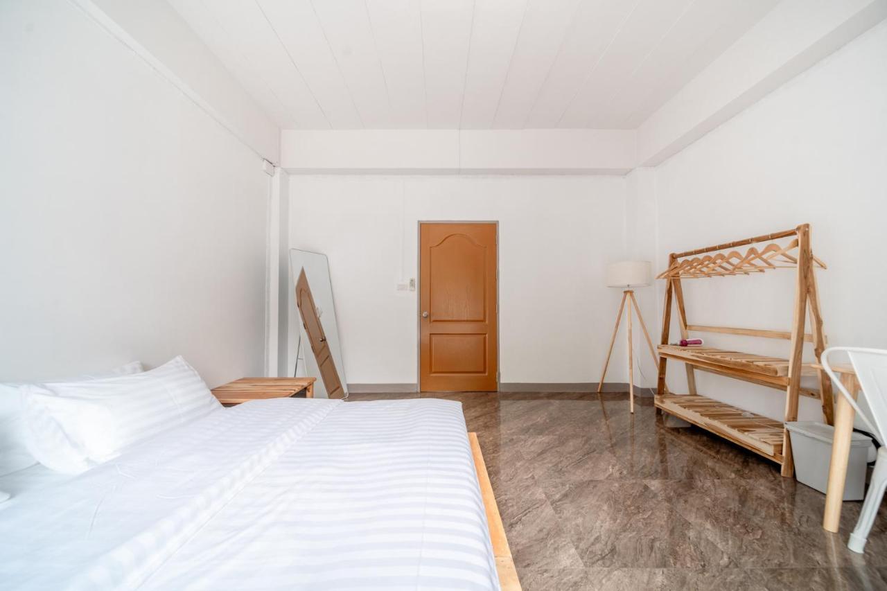 Socialer Coliving & Coworking Space チエンマイ エクステリア 写真