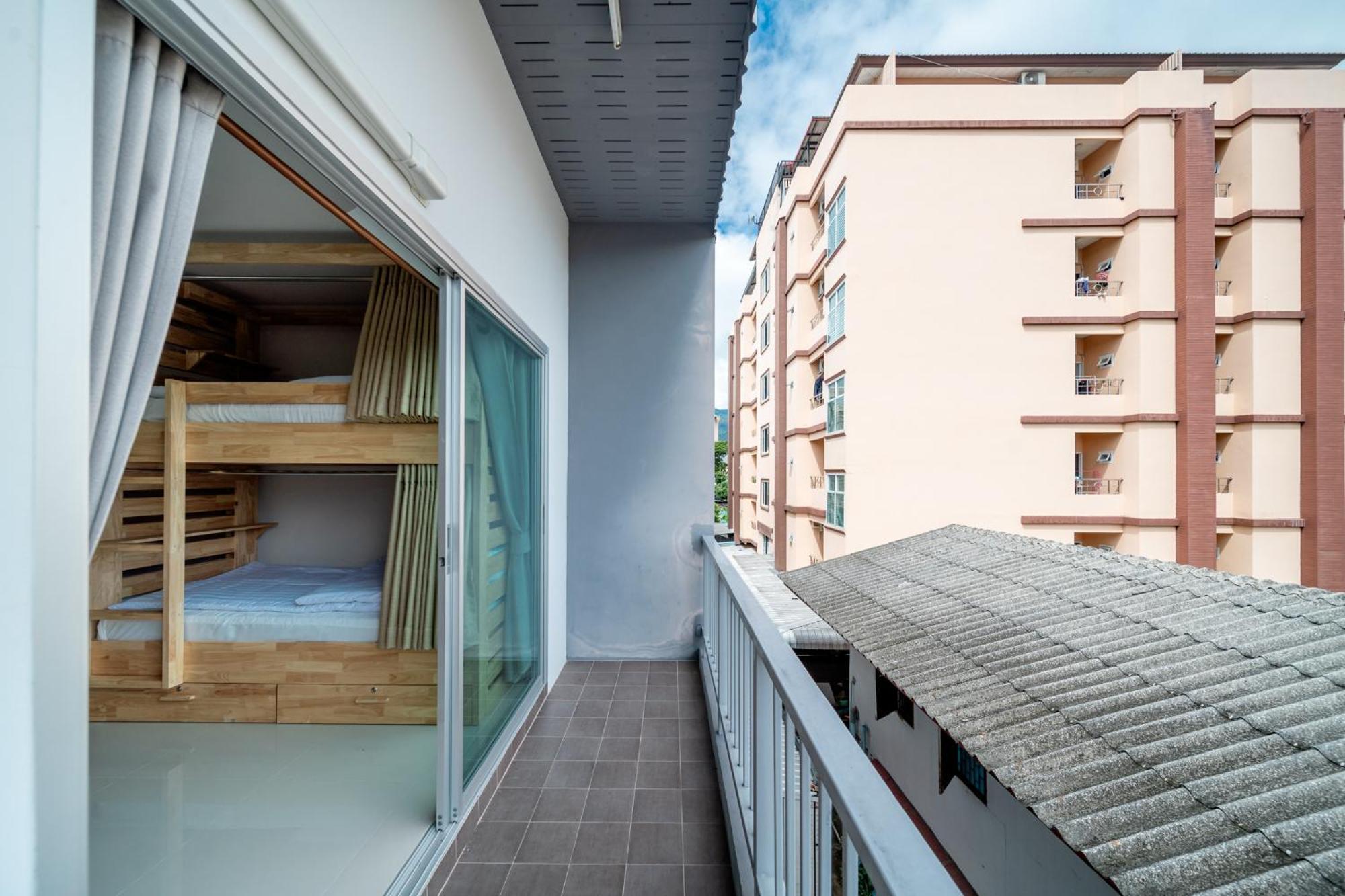 Socialer Coliving & Coworking Space チエンマイ エクステリア 写真